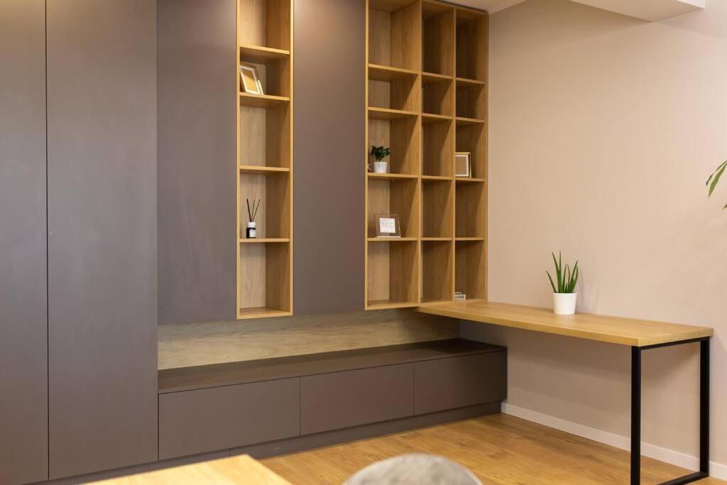 Elegant 2 Bedroom Retreat ブカレスト エクステリア 写真
